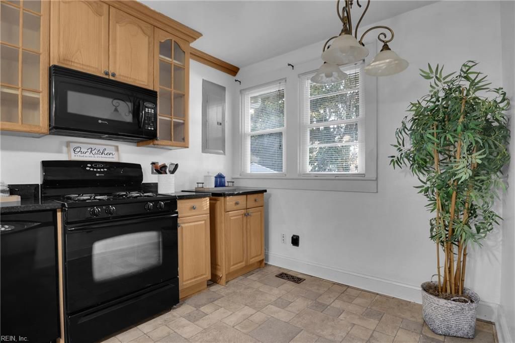 Photo of 1614 Richmond Avenue, Portsmouth, VA 23704 (MLS # 10612455)