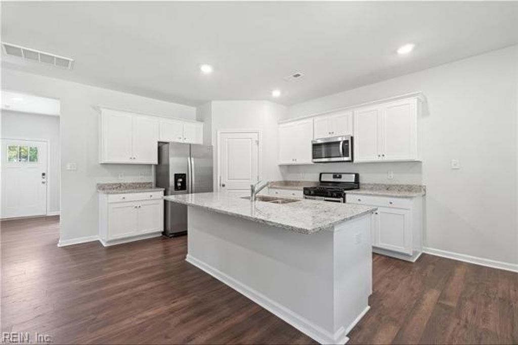 Photo of 304 Kings Lane, Franklin, VA 23851 (MLS # 10610497)