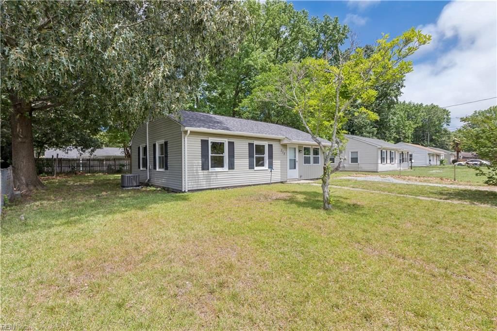 Photo of 213 Shawen Drive, Hampton, VA 23669 (MLS # 10638527)