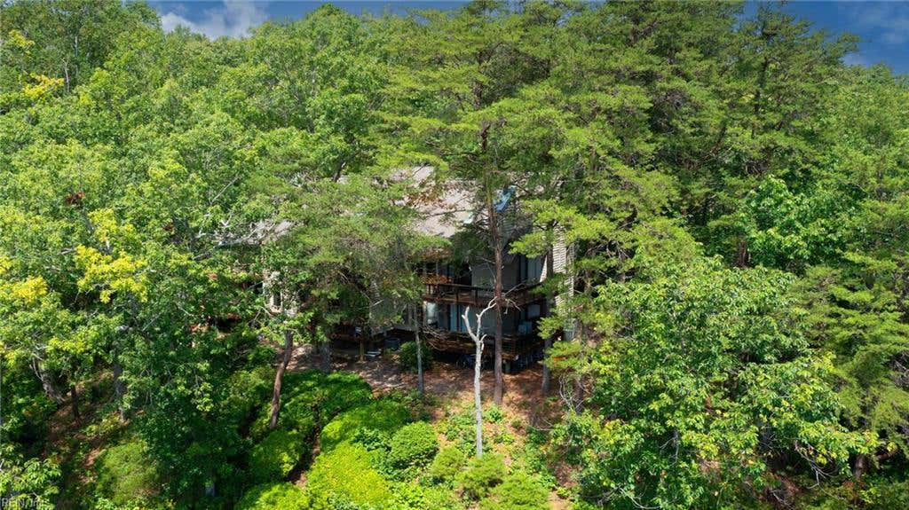 Photo of 58 Villa Ridge Drive, Hartfield, VA 23071 (MLS # 10650120)