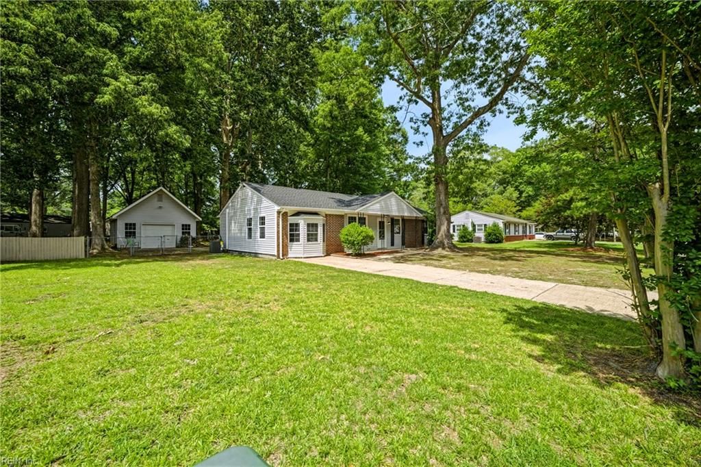 Photo of 3904 Old Farm Road, Portsmouth, VA 23703 (MLS # 10638915)