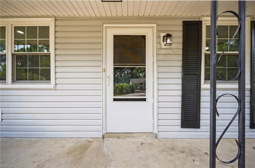 Photo of 3904 Old Farm Road, Portsmouth, VA 23703 (MLS # 10638915)