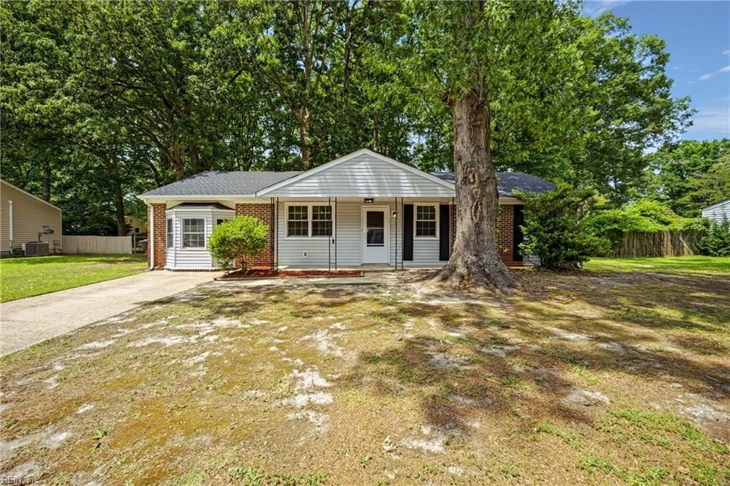 Photo of 3904 Old Farm Road, Portsmouth, VA 23703 (MLS # 10638915)