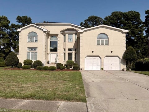 Photo of 12 N Eleanor Ct N Court, Portsmouth, VA 23701 (MLS # 10652054)