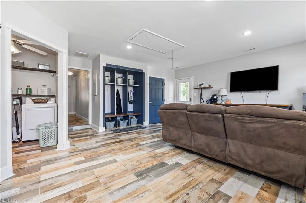 Virginia Beach, Virginia 23454, United States, 4 Bedrooms Bedrooms, ,3 BathroomsBathrooms,Residential,Active,135682