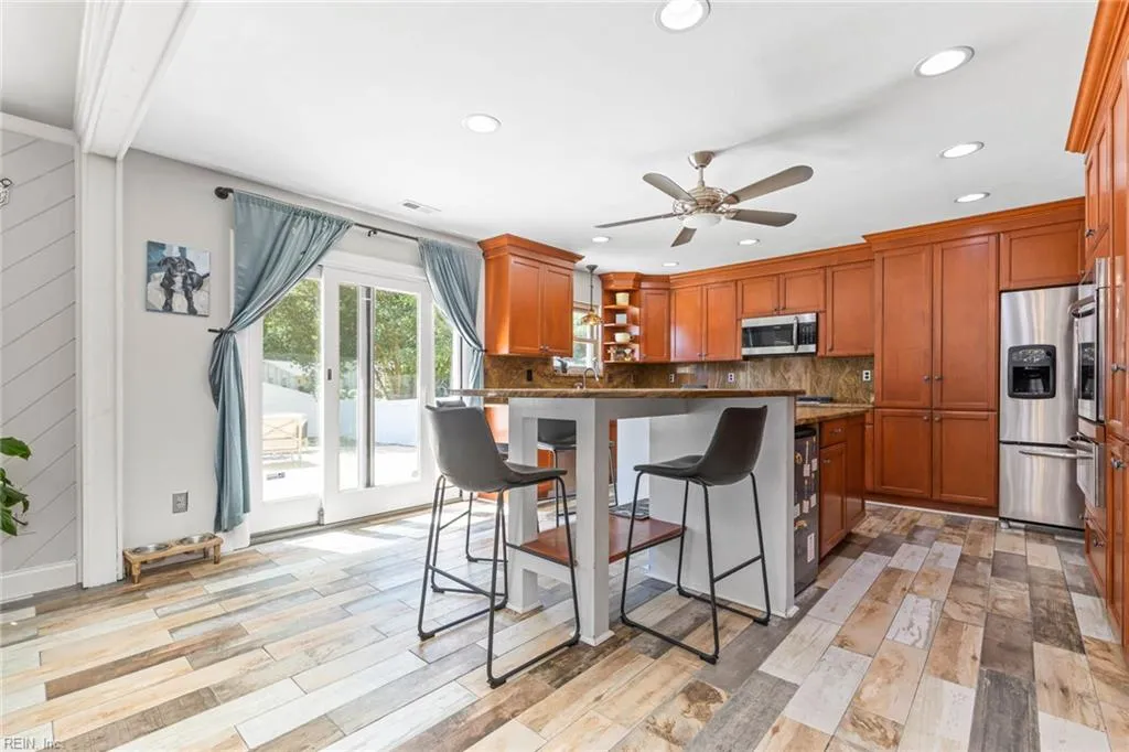 Virginia Beach, Virginia 23454, United States, 4 Bedrooms Bedrooms, ,3 BathroomsBathrooms,Residential,Active,135682