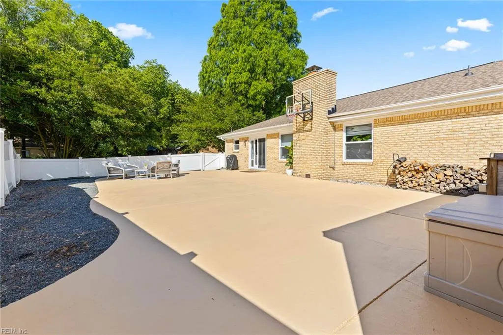 Virginia Beach, Virginia 23454, United States, 4 Bedrooms Bedrooms, ,3 BathroomsBathrooms,Residential,Active,135682