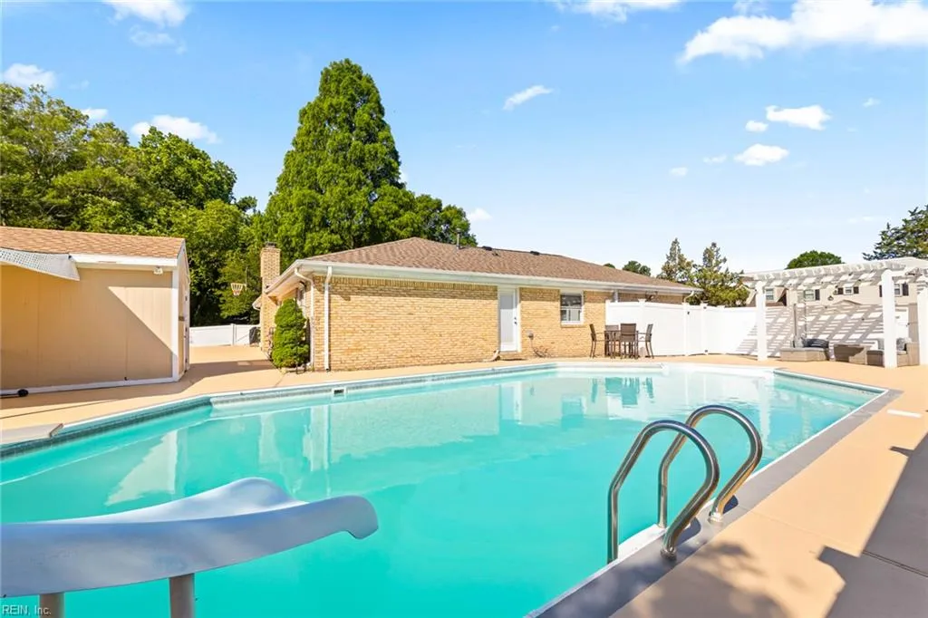 Virginia Beach, Virginia 23454, United States, 4 Bedrooms Bedrooms, ,3 BathroomsBathrooms,Residential,Active,135682