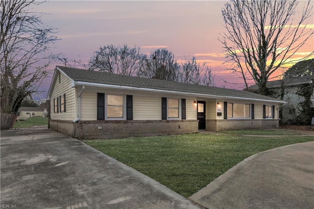 Photo of 3753 S Plaza Trail, Virginia Beach, VA 23452 (MLS # 10617698)