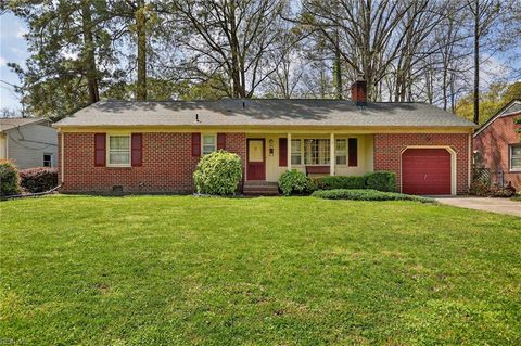 Photo of 21 Cornwallis Place, Newport News, VA 23608 (MLS # 10629013)