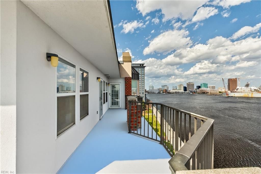 Photo of 475 Water Street #806, Portsmouth, VA 23704 (MLS # 10624971)