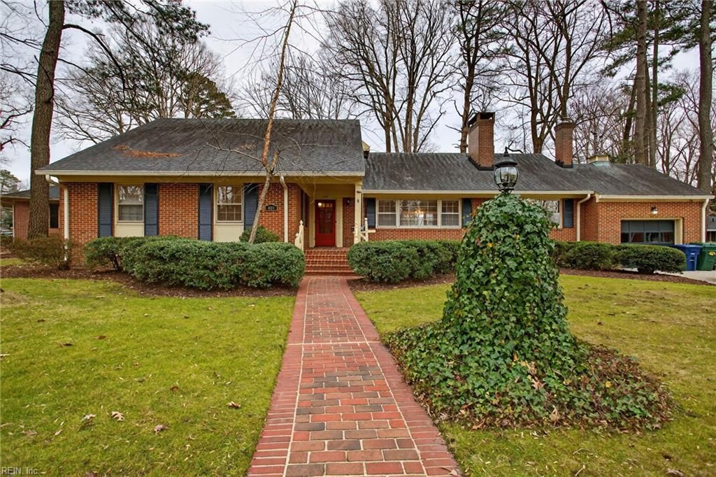 Photo of 409 Forest Hill Crescent, Suffolk, VA 23434 (MLS # 10617541)