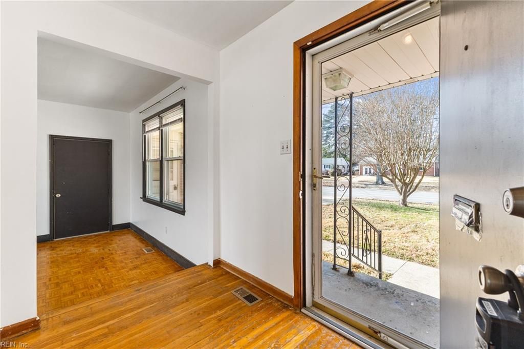 Photo of 606 Charlton Drive, Hampton, VA 23666 (MLS # 10615939)