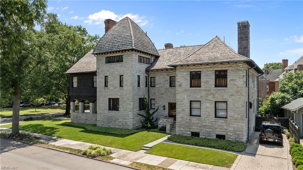 Photo of 507 Pembroke Avenue, Norfolk, VA 23507 (MLS # 10614703)