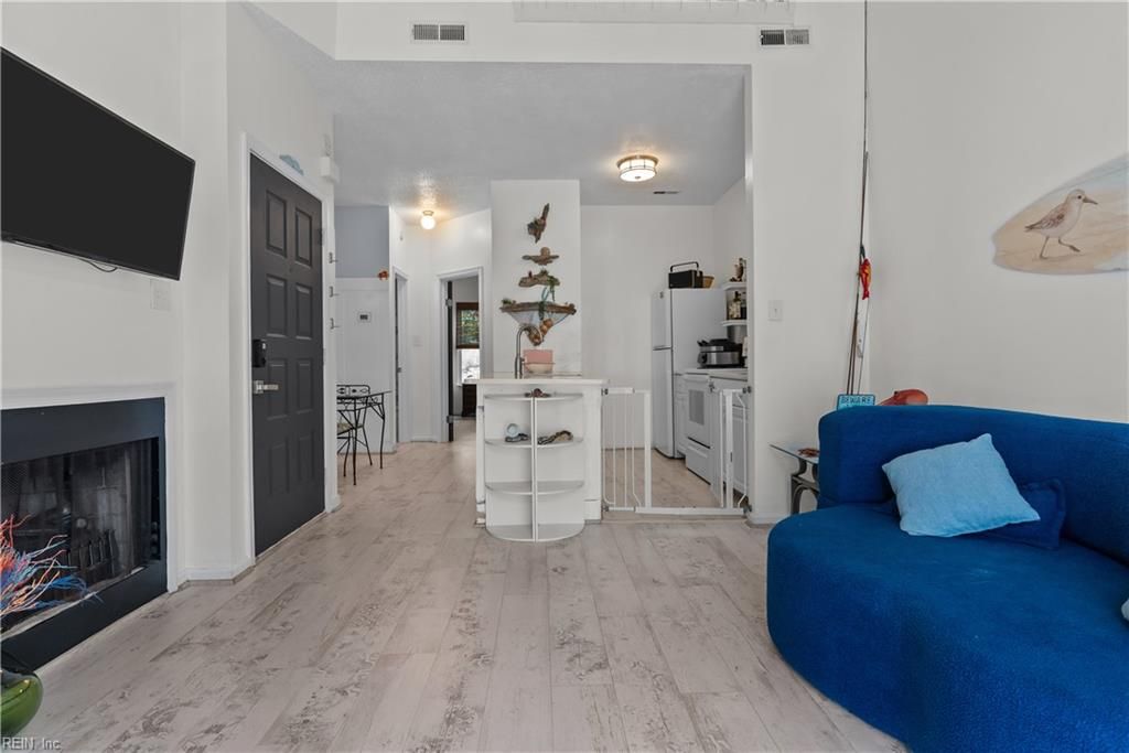 Photo of 865 Little Bay Avenue #4, Norfolk, VA 23503 (MLS # 10639093)