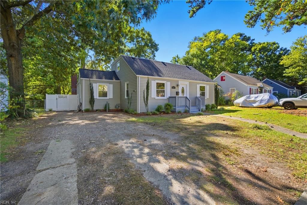 Photo of 417 Maycox Avenue, Norfolk, VA 23505 (MLS # 10618935)