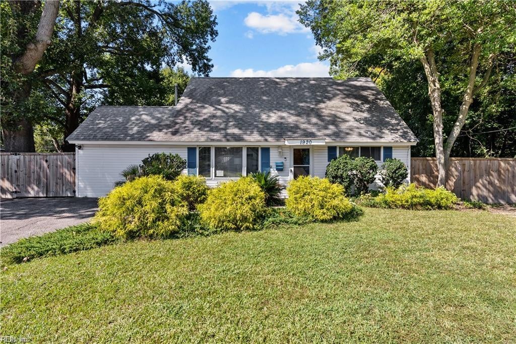 Photo of 1920 Norview Avenue, Norfolk, VA 23518 (MLS # 10659865)