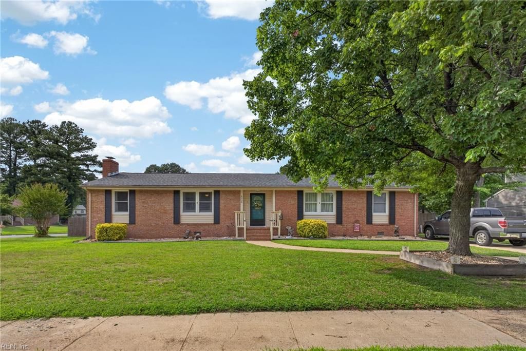 Photo of 4028 Scotfield Drive, Chesapeake, VA 23321 (MLS # 10641095)
