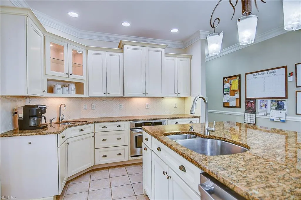 Virginia Beach, Virginia 23455, United States, 7 Bedrooms Bedrooms, ,4 BathroomsBathrooms,Residential,Active,138197