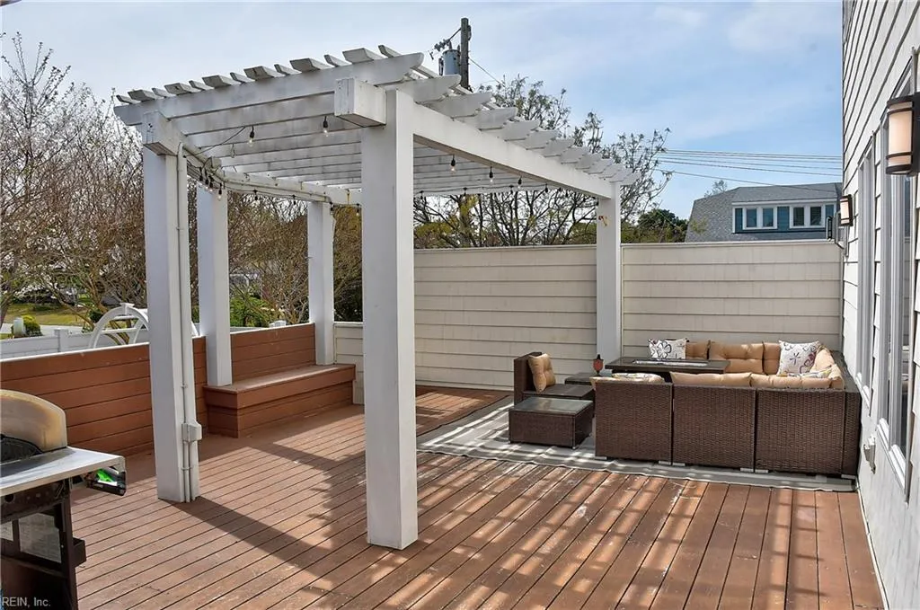 Virginia Beach, Virginia 23455, United States, 7 Bedrooms Bedrooms, ,4 BathroomsBathrooms,Residential,Active,138197