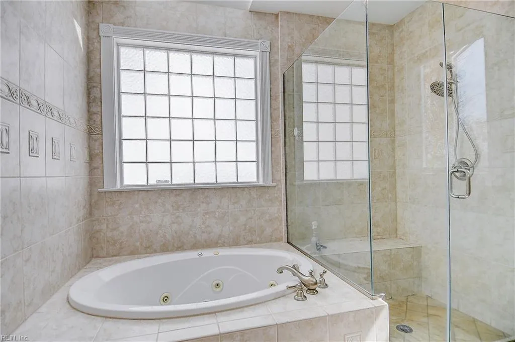 Virginia Beach, Virginia 23455, United States, 7 Bedrooms Bedrooms, ,4 BathroomsBathrooms,Residential,Active,138197