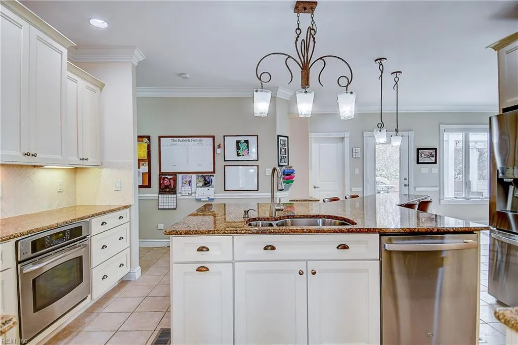 Virginia Beach, Virginia 23455, United States, 7 Bedrooms Bedrooms, ,4 BathroomsBathrooms,Residential,Active,138197