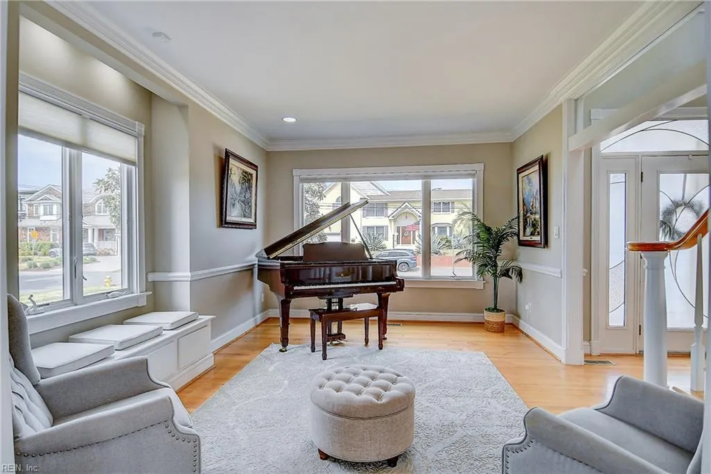 Virginia Beach, Virginia 23455, United States, 7 Bedrooms Bedrooms, ,4 BathroomsBathrooms,Residential,Active,138197