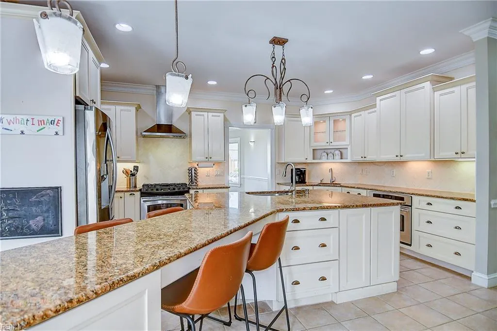 Virginia Beach, Virginia 23455, United States, 7 Bedrooms Bedrooms, ,4 BathroomsBathrooms,Residential,Active,138197