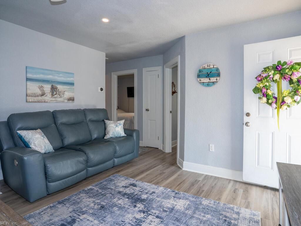 Photo of 39 W Sunset Road, Hampton, VA 23669 (MLS # 10620167)