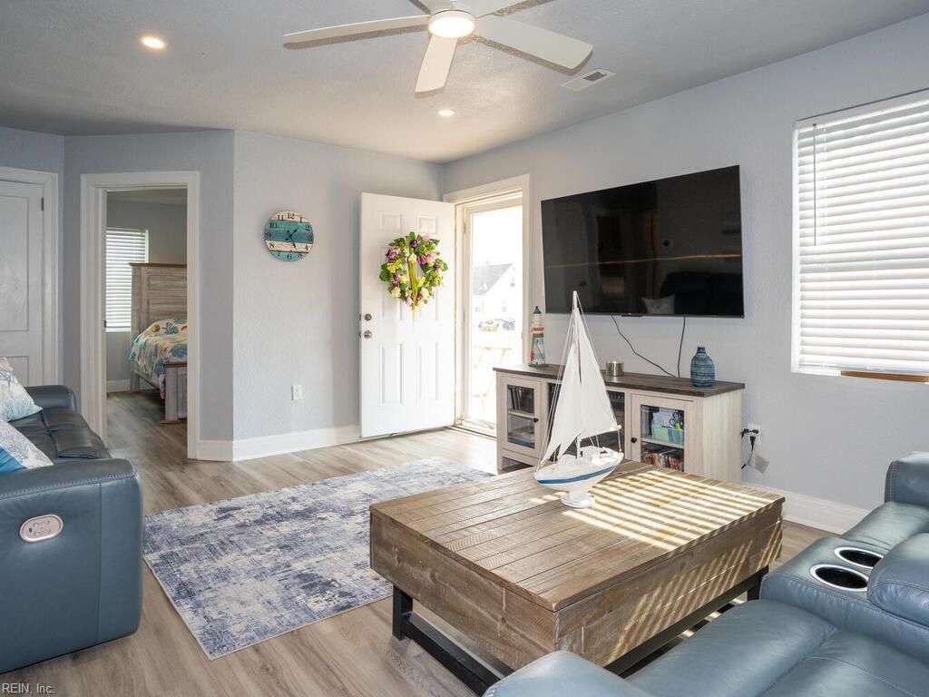 Photo of 39 W Sunset Road, Hampton, VA 23669 (MLS # 10620167)