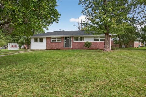 Photo of 47 Edgemoor Drive, Newport News, VA 23603 (MLS # 10604670)