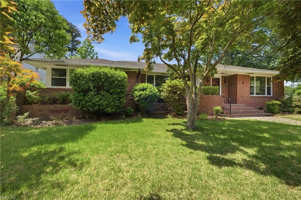 Photo of 7521 Shirland Avenue, Norfolk, VA 23505 (MLS # 10636406)