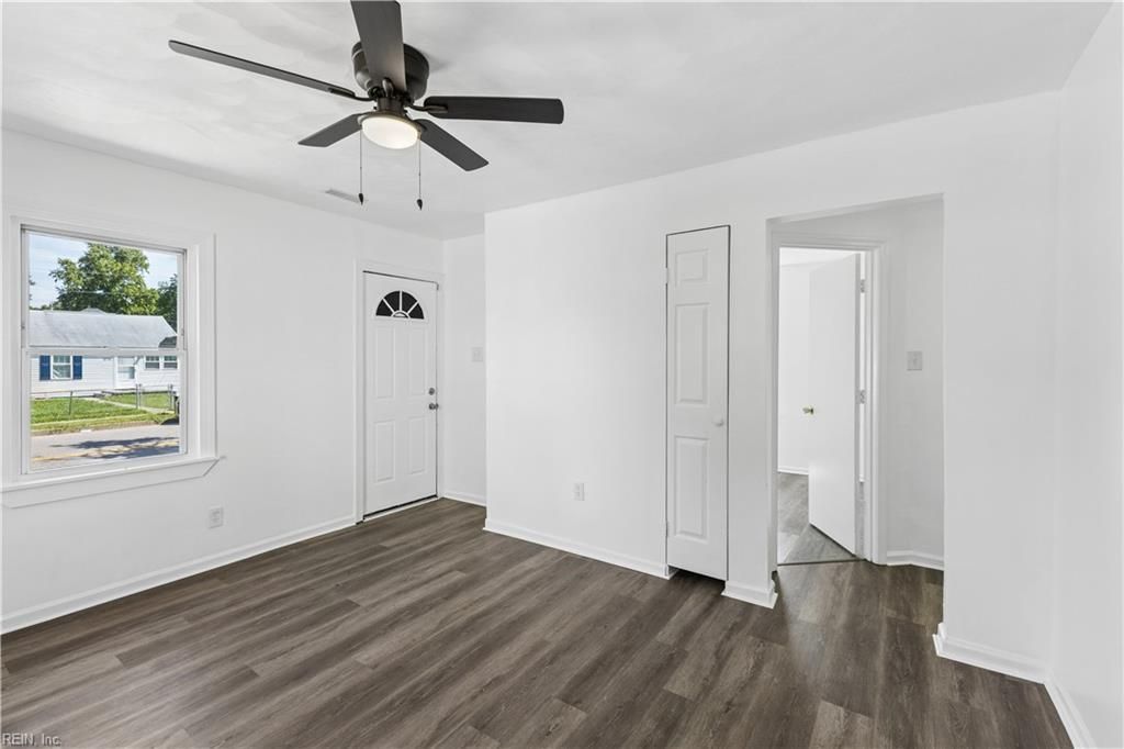 Photo of 1079 Johnstons Road, Norfolk, VA 23513 (MLS # 10644256)