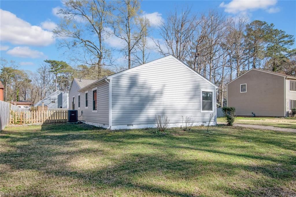 Photo of 226 Windsor Castle Drive, Newport News, VA 23608 (MLS # 10625698)