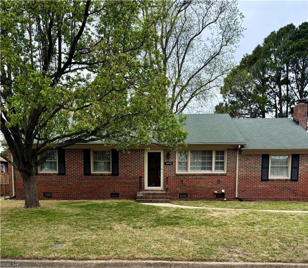 Photo of 3716 Linnet Lane, Portsmouth, VA 23703 (MLS # 10630922)