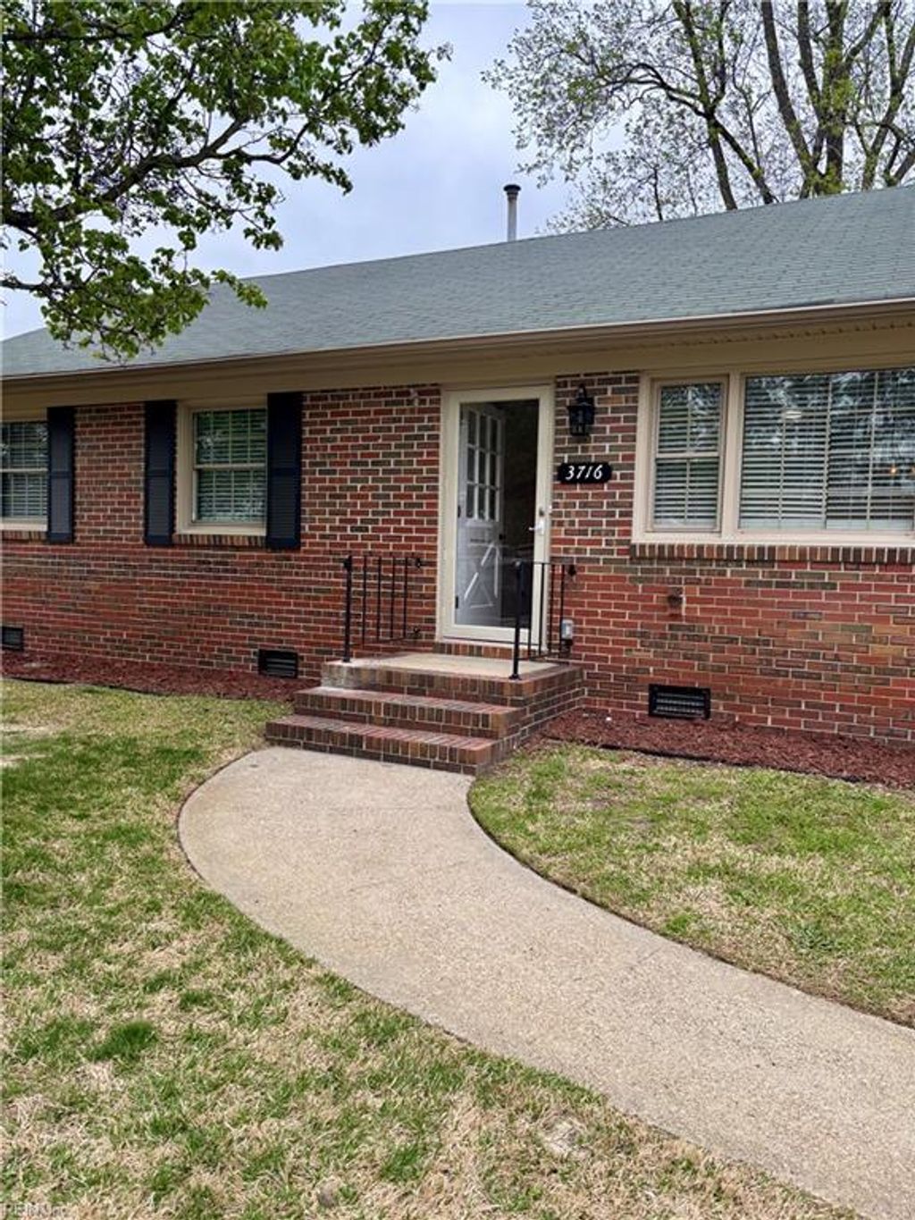 Photo of 3716 Linnet Lane, Portsmouth, VA 23703 (MLS # 10630922)