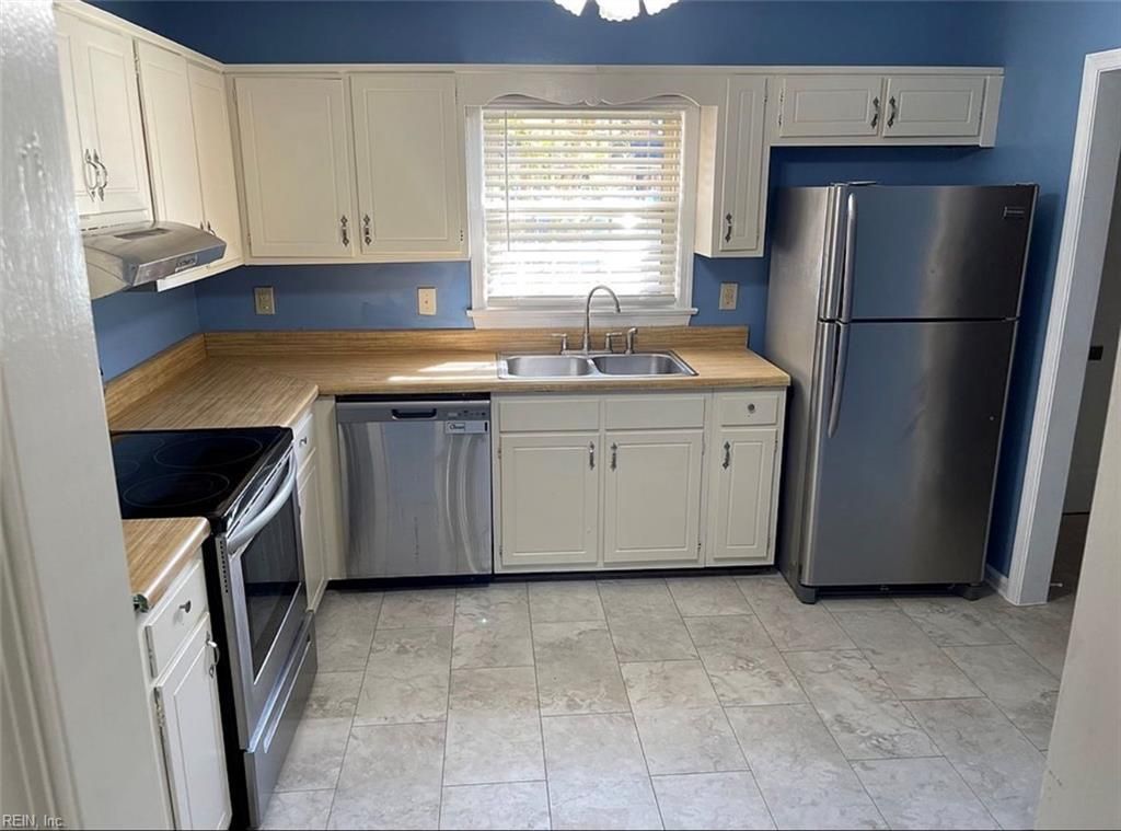 Photo of 221 Bailiff Court #B, Newport News, VA 23608 (MLS # 10635740)