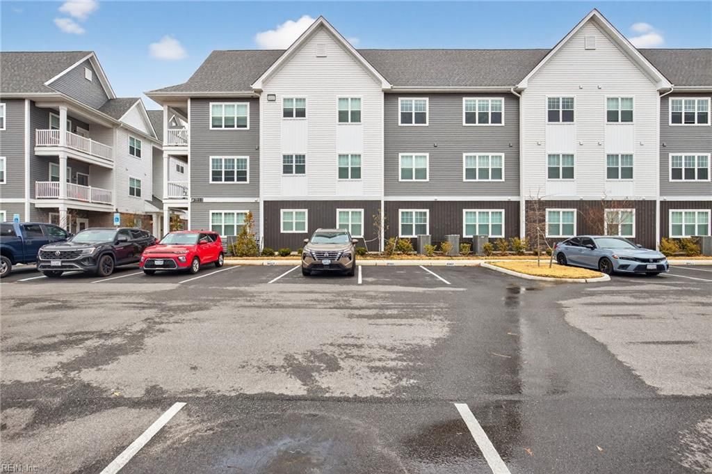 Photo of 1501 Waitsel Drive #304 Drive, Chesapeake, VA 23320 (MLS # 10620435)