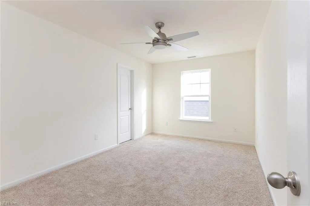 Suffolk, Virginia 23435, United States, 5 Bedrooms Bedrooms, ,4 BathroomsBathrooms,Residential,Pending,79907