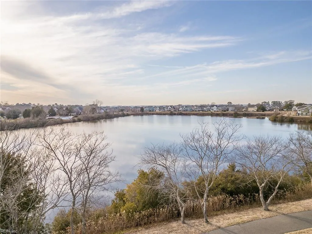 Suffolk, Virginia 23435, United States, 5 Bedrooms Bedrooms, ,4 BathroomsBathrooms,Residential,Pending,79907