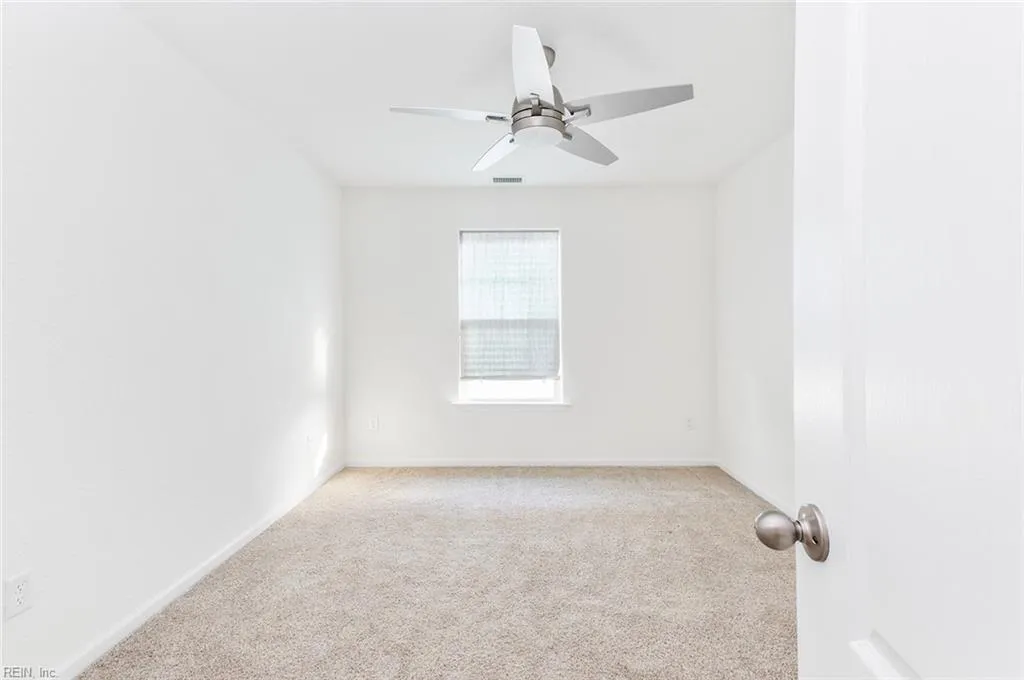 Suffolk, Virginia 23435, United States, 5 Bedrooms Bedrooms, ,4 BathroomsBathrooms,Residential,Pending,79907