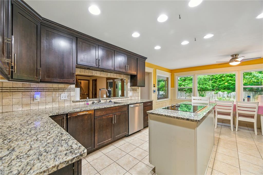 1121 Selwood DR