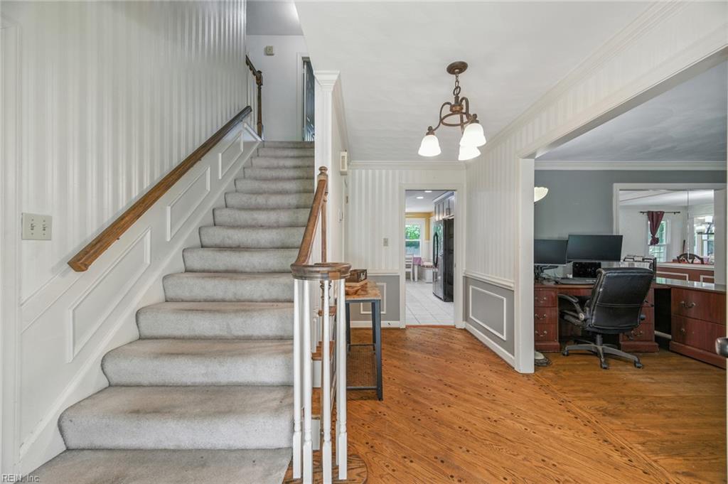 1121 Selwood DR