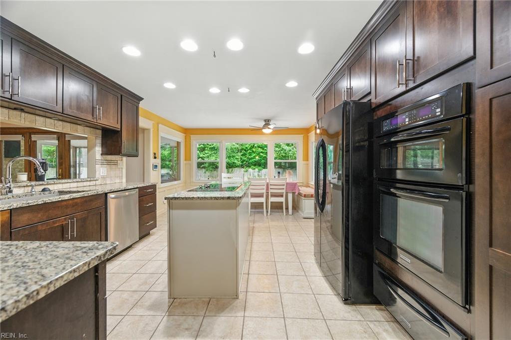 1121 Selwood DR