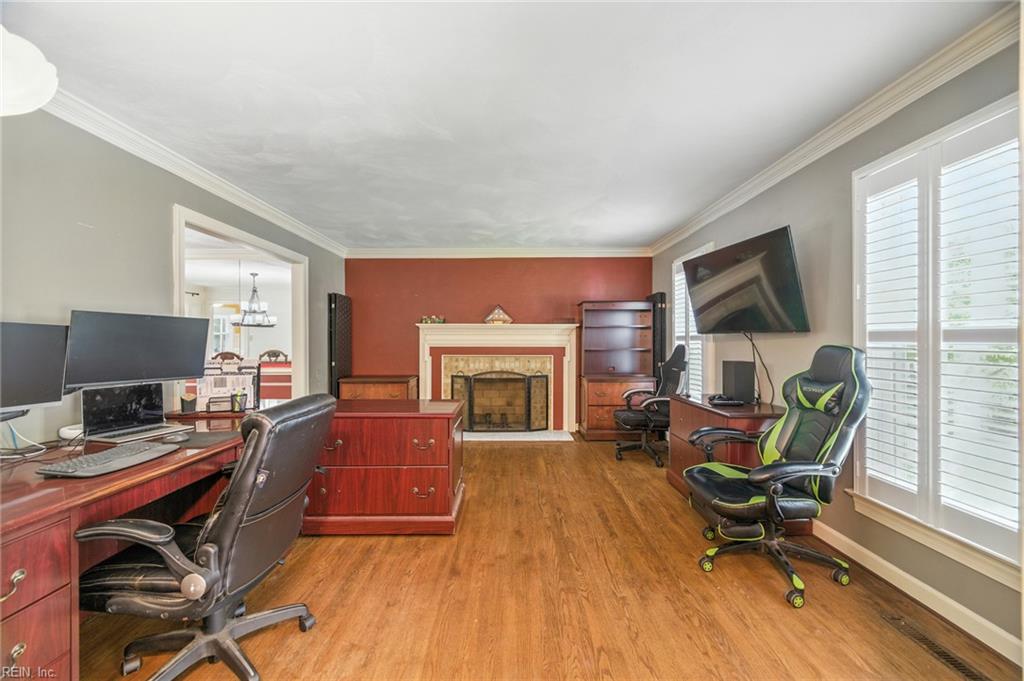 1121 Selwood DR