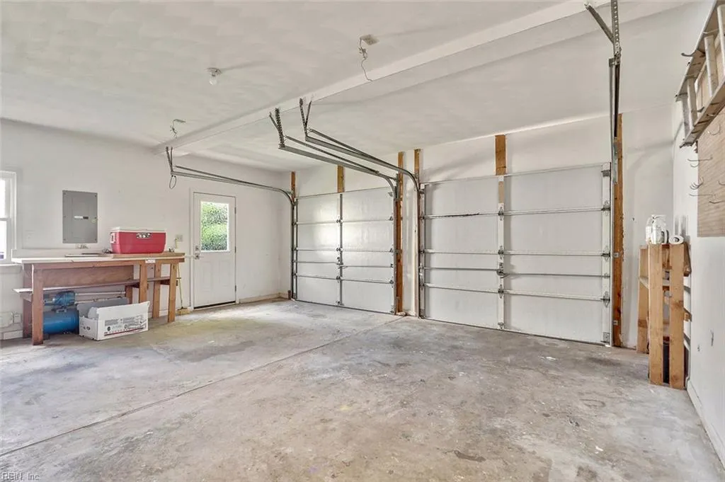 Chesapeake, Virginia 23320, United States, 4 Bedrooms Bedrooms, ,3 BathroomsBathrooms,Residential,Active,132892