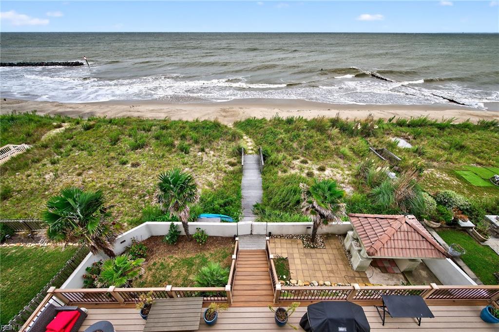 42 Bay Front PL