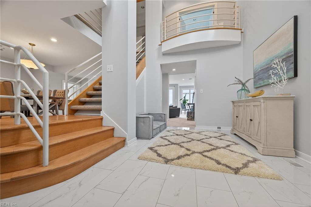 42 Bay Front PL