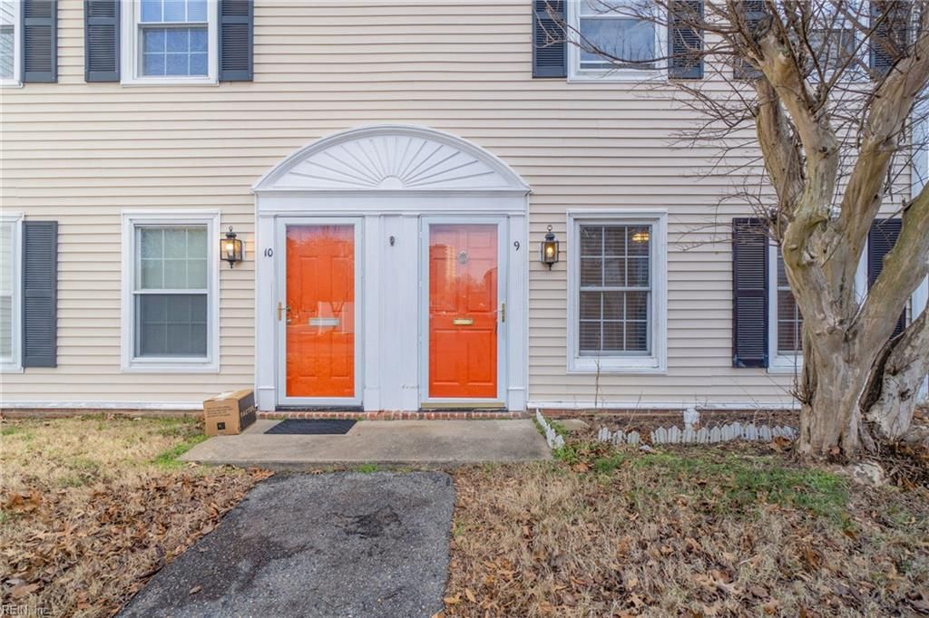 Photo of 9 Towne Square Drive, Newport News, VA 23607 (MLS # 10621068)