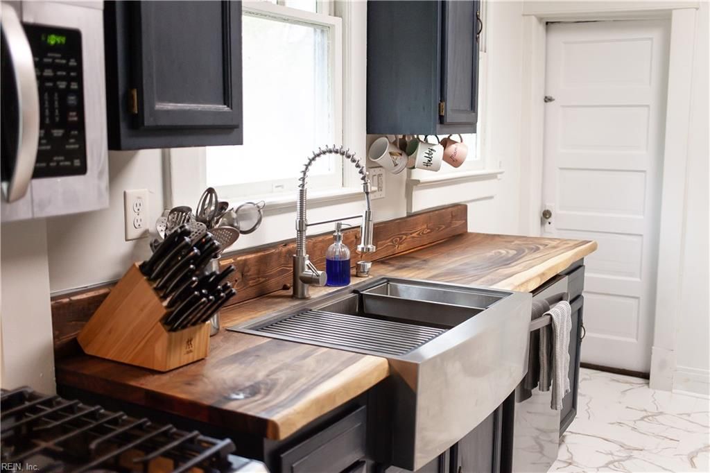 Photo of 1040 Leckie Street, Portsmouth, VA 23704 (MLS # 10634631)